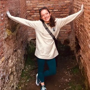 Meet your Posher, Madeline